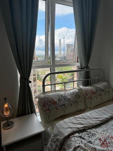 Gascoigne Apartment | 1-Bed Apartment Sleeps 4 Air Conditioning & WiFi
