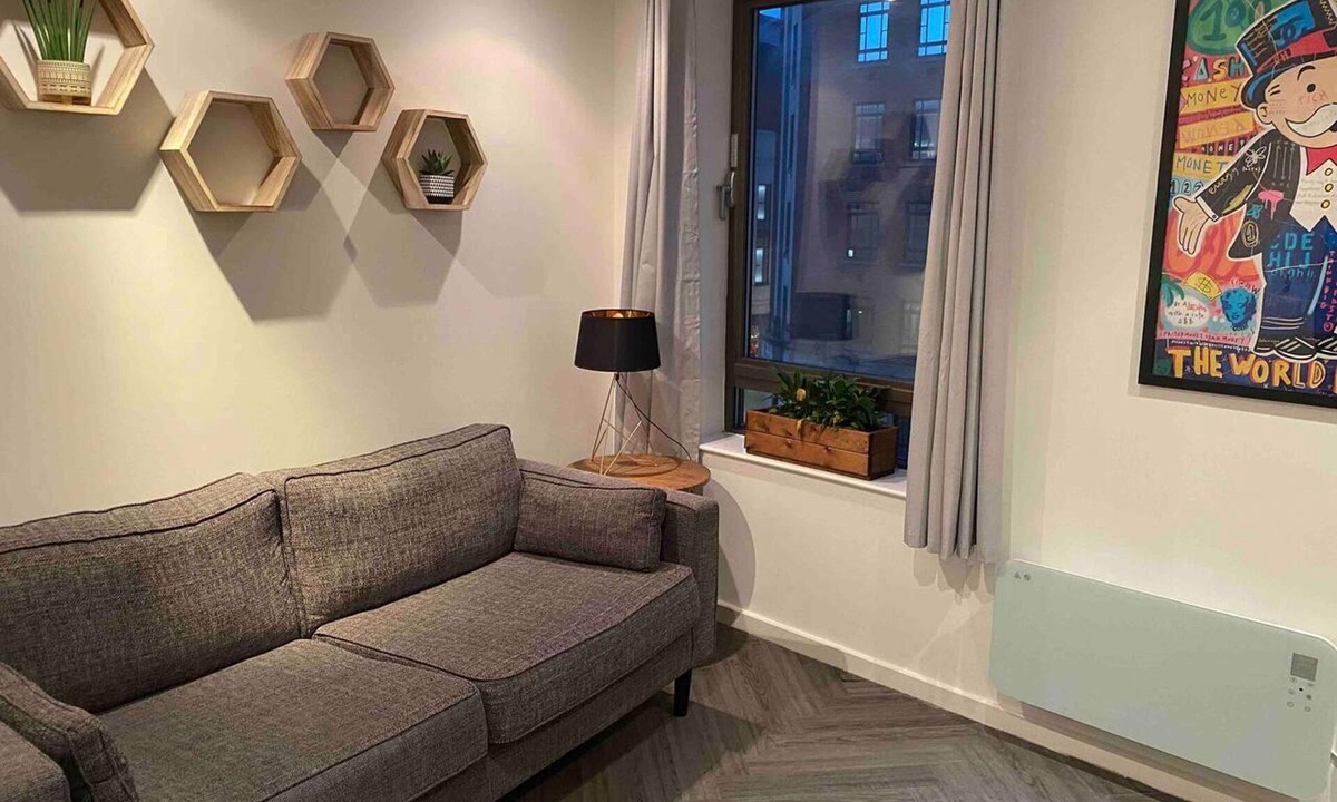 Leeds City Center Apartment | 1 Bed Flat - Sleeps 2 - Wifi