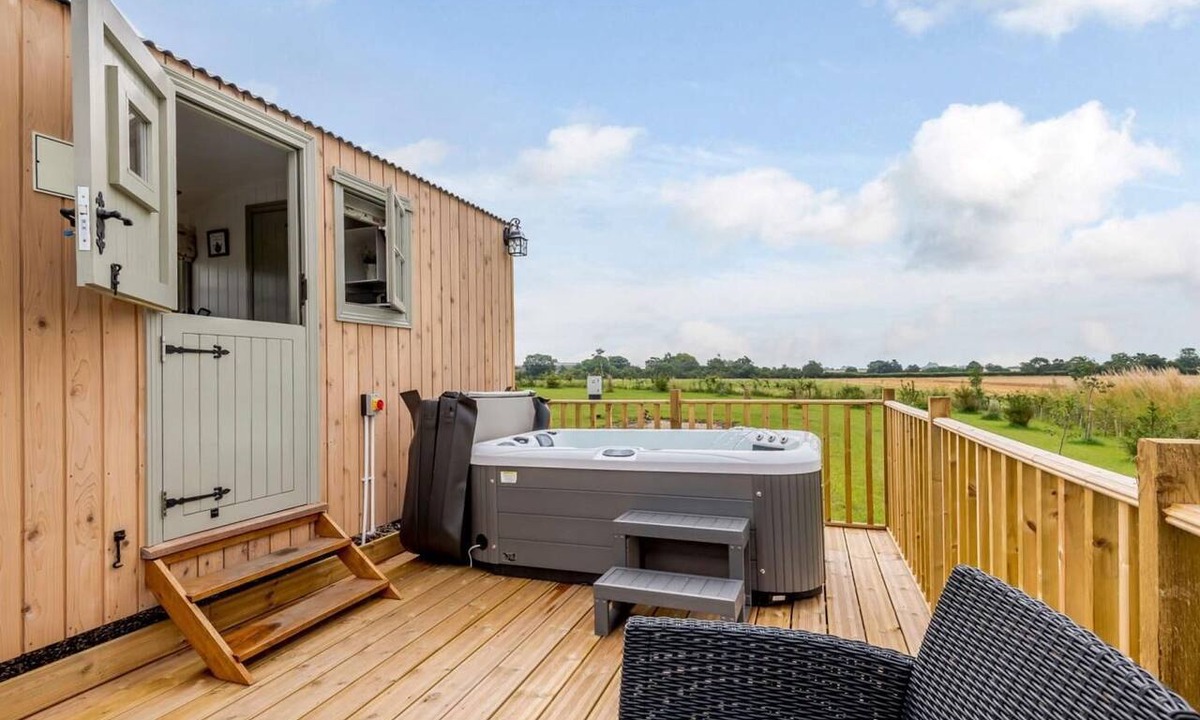 Holton Le Clay Cottage | 1 Bed in Market Rasen (oc-83846)