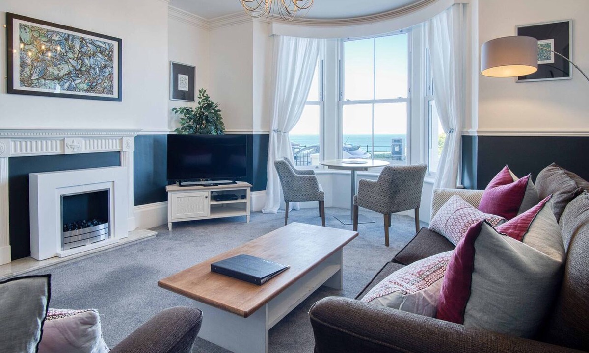 Scarborough Apartment | 1 Bedroom Sea View Apartment
