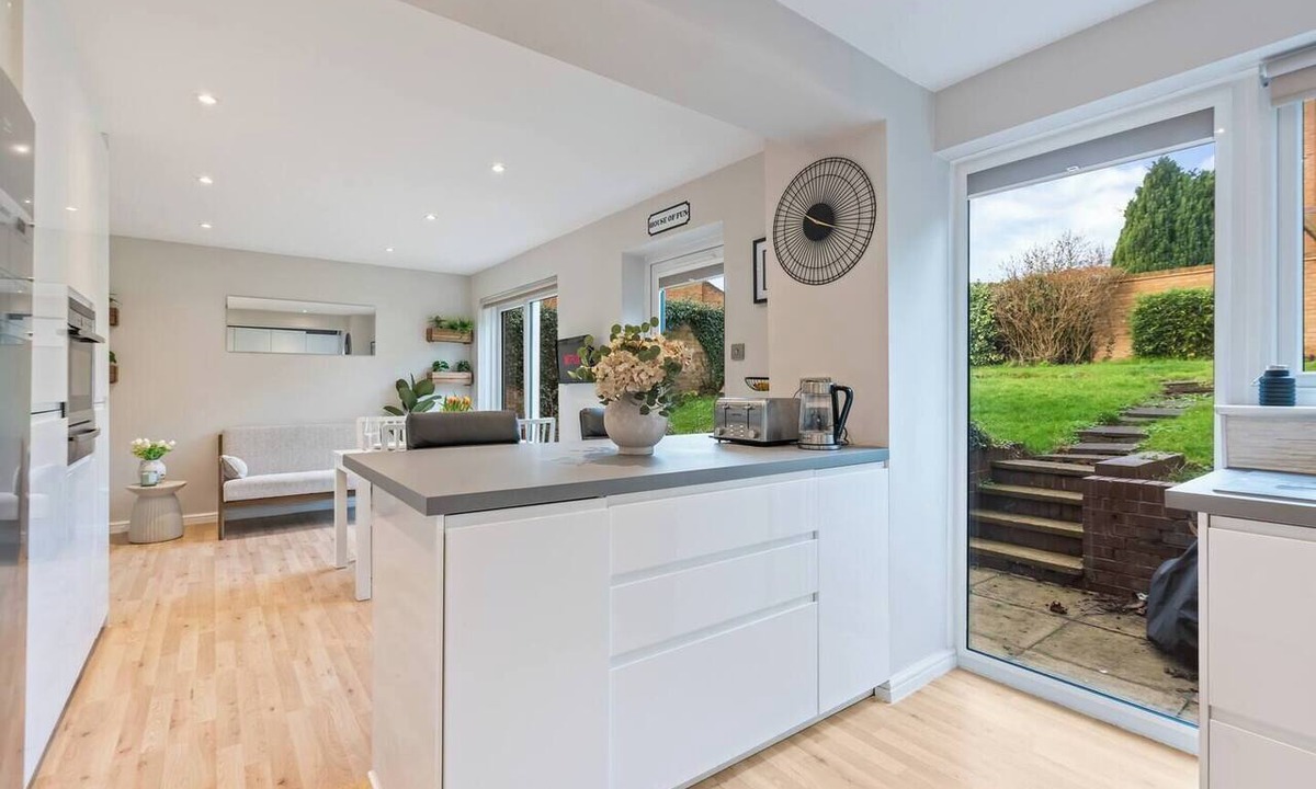 Rugby House | #107 - Peaceful and Perfect Rugby Home