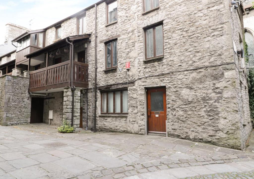 Kendal Apartment | 11 Camden Building