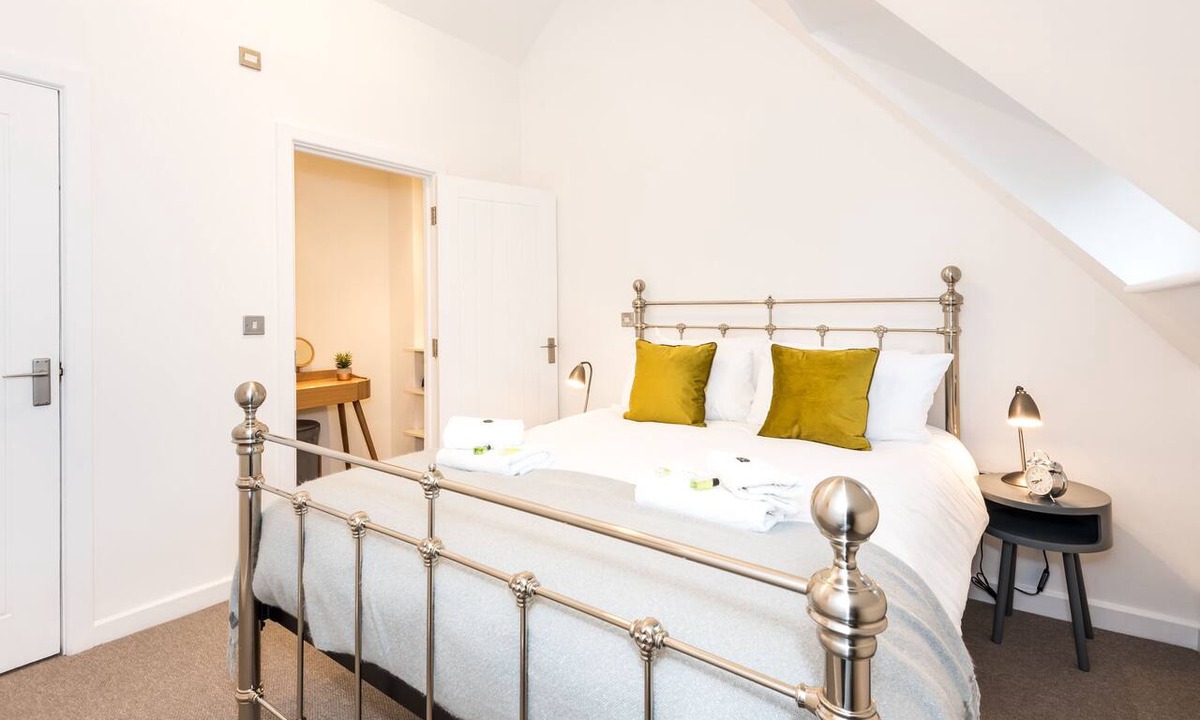 Bootham Apartment | 12 Bootham Court · Stylish Modern 2-Bed Flat in York with Parking - Pass the Keys