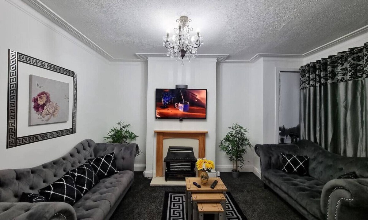 Beeston House | *12PR* Setup for your most relaxed & amazing stay + Free Parking + Free Fast WiFi