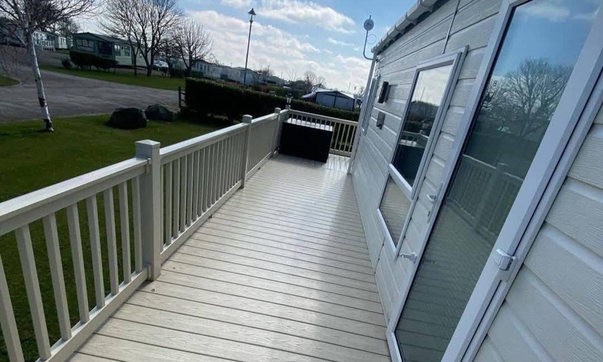 Skegness Cabin | 2-bed Caravan - Sleeps 6 - Family & Pet Friendly
