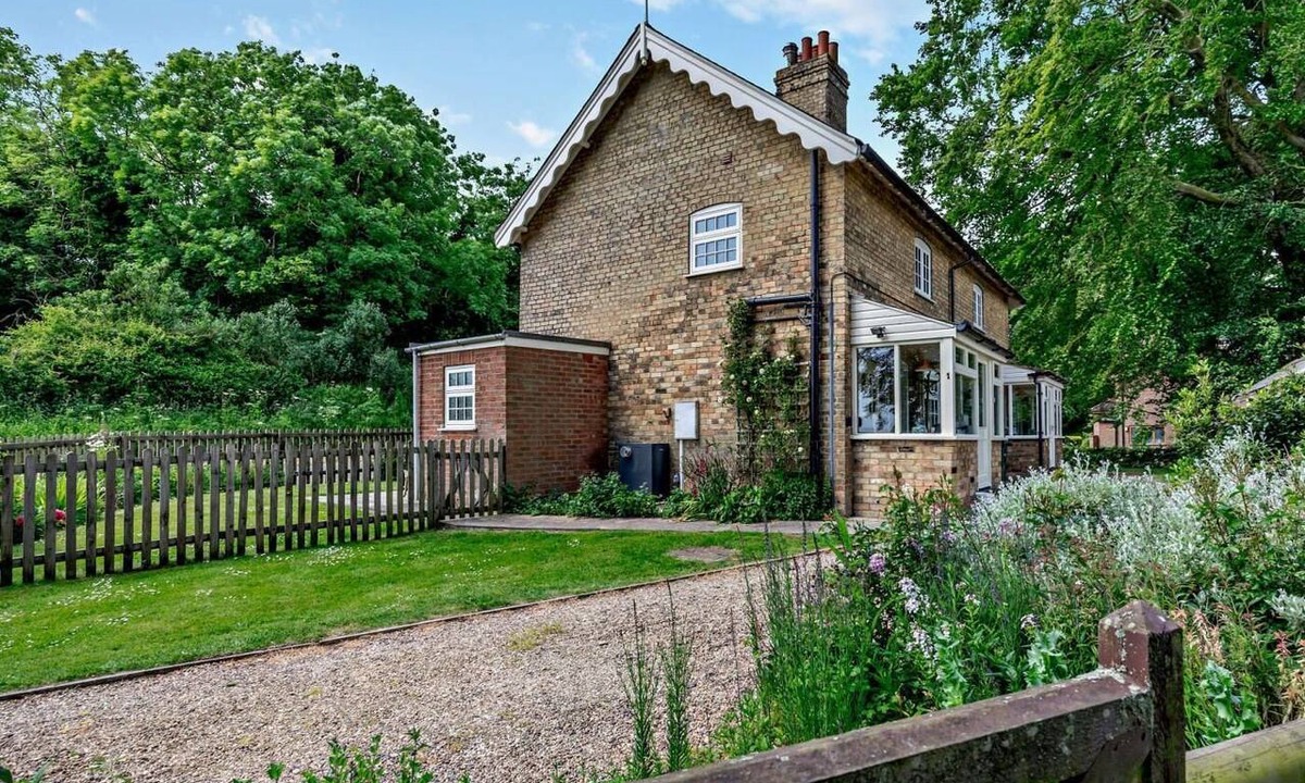 Alford Cottage | 2 Bed in Alford (oc-92252)
