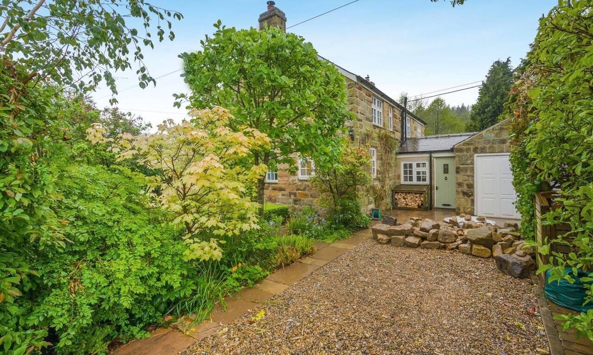 Beck Hole Cottage | 2 Bed in Beckhole (oc-c42708)