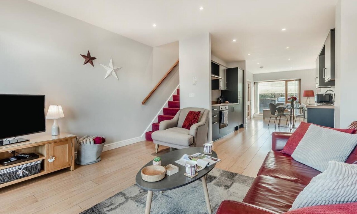 Tewitfield Cottage | 2 Bed in Carnforth (oc-s34803)