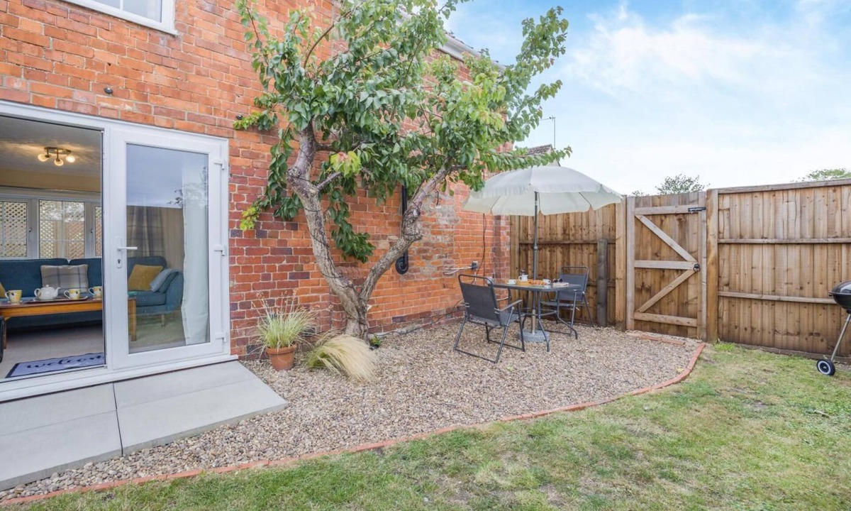 Spilsby Cottage | 2 Bed in Halton Holegate (oc-t32698)