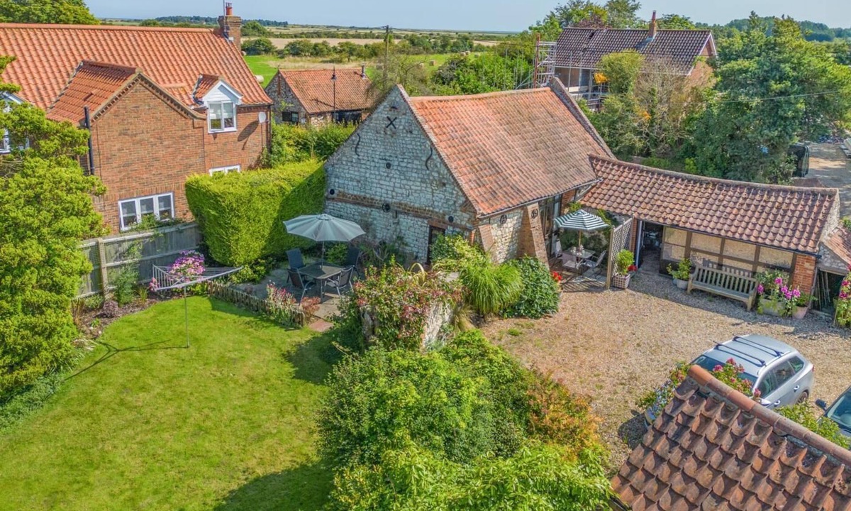 Holme Cottage | 2 Bed in Holme Next The Sea (oc-e29761)