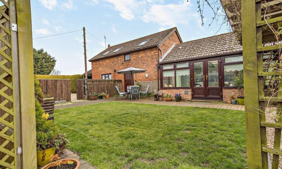 North Somercotes Cottage | 2 Bed in Louth (oc-74152)