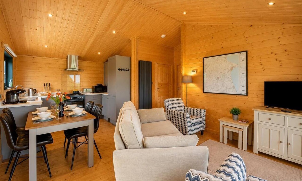 Driffield Ski Chalet | 2 Bed in Nafferton (oc-o31954)