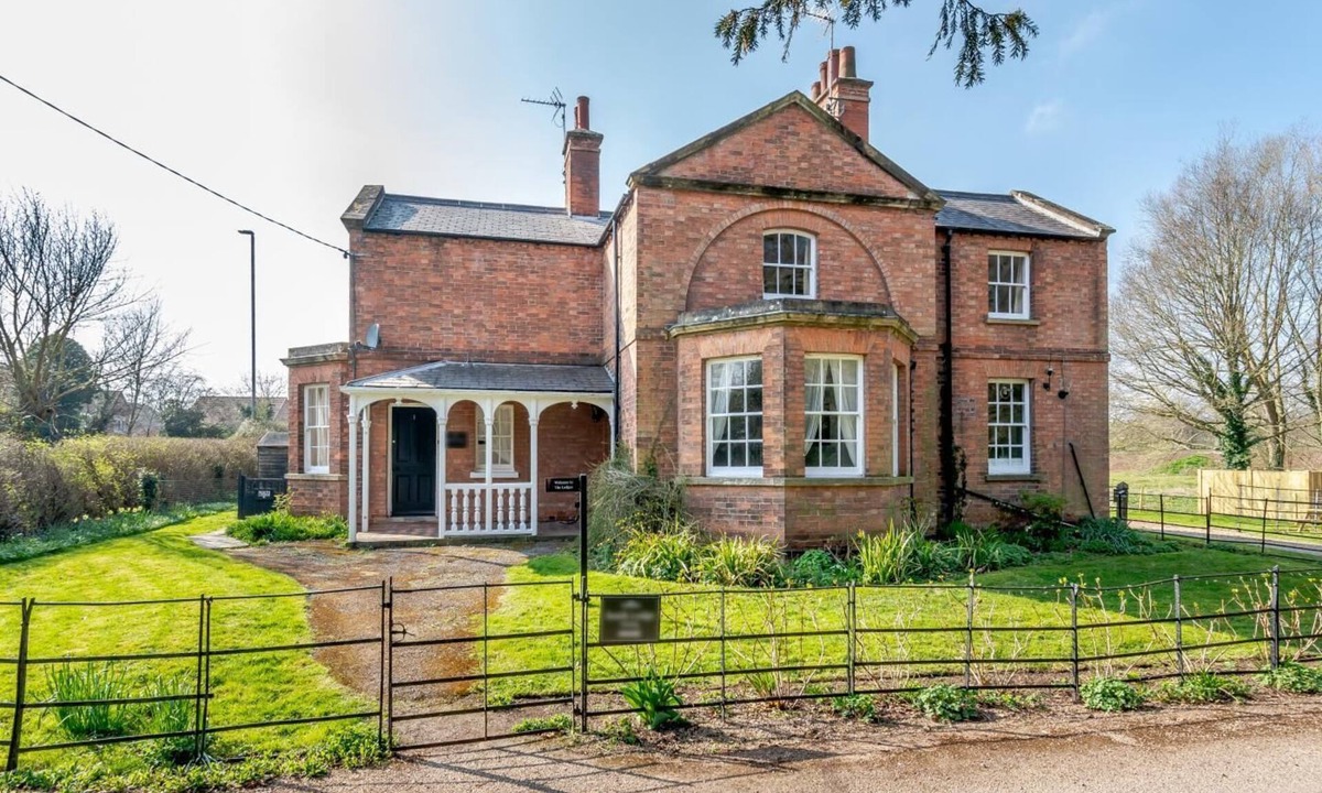 Southwell Cottage | 2 Bed in Southwell (oc-s30604)