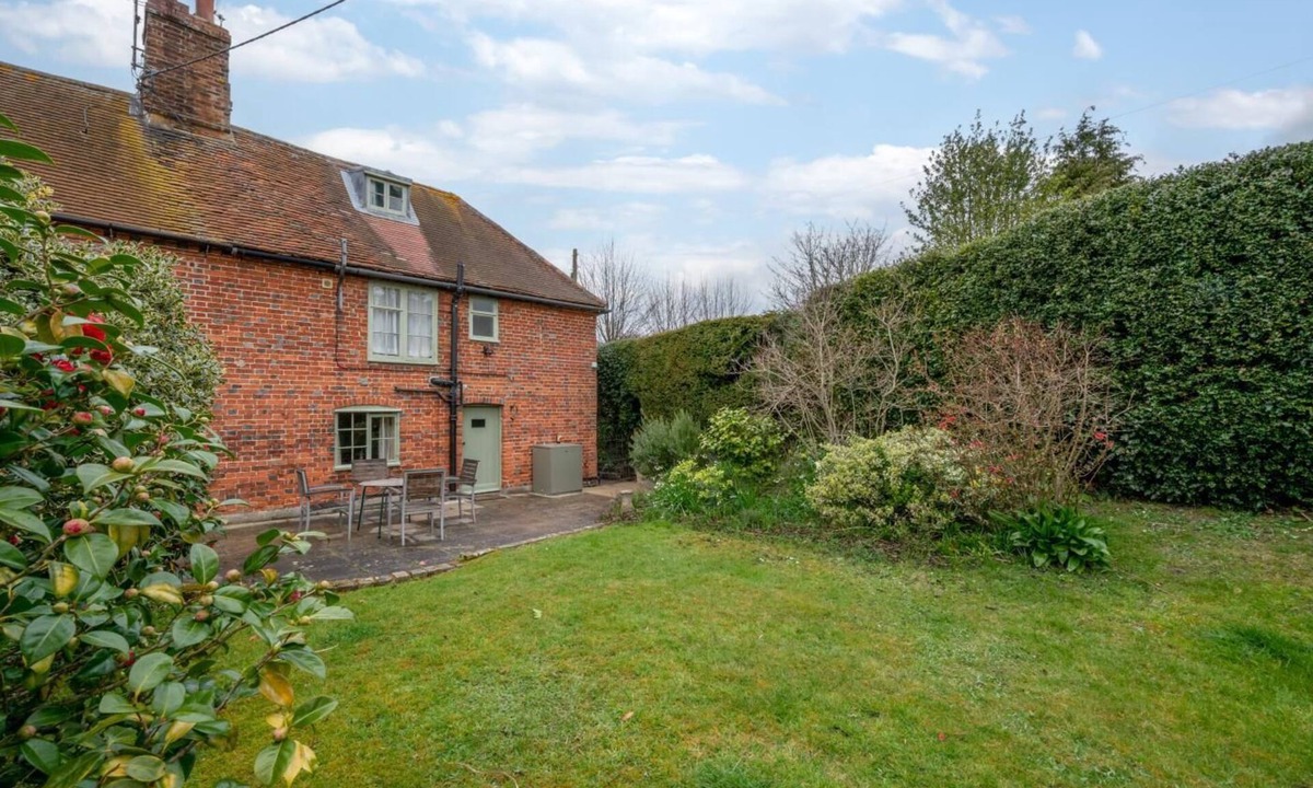 Westleton Cottage | 2 Bed in Westleton (oc-app)
