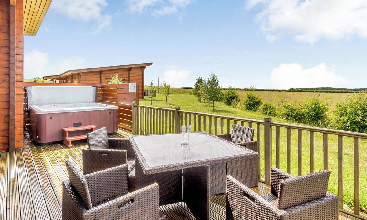 Withernsea Ski Chalet | 2 bedroom accommodation in Withernsea