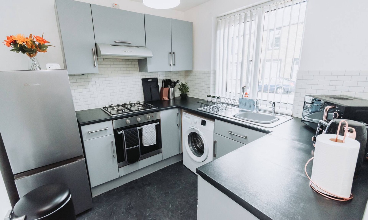 Burnley House | 2 Bedroom Bungalow with Free Parking in Burnely