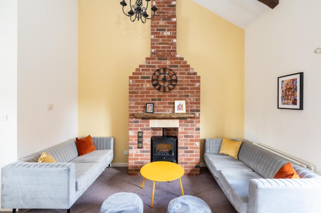 York House | 20 Hazelnut Grove Spacious Contemporary 2-Bed House in York - Pass the Keys