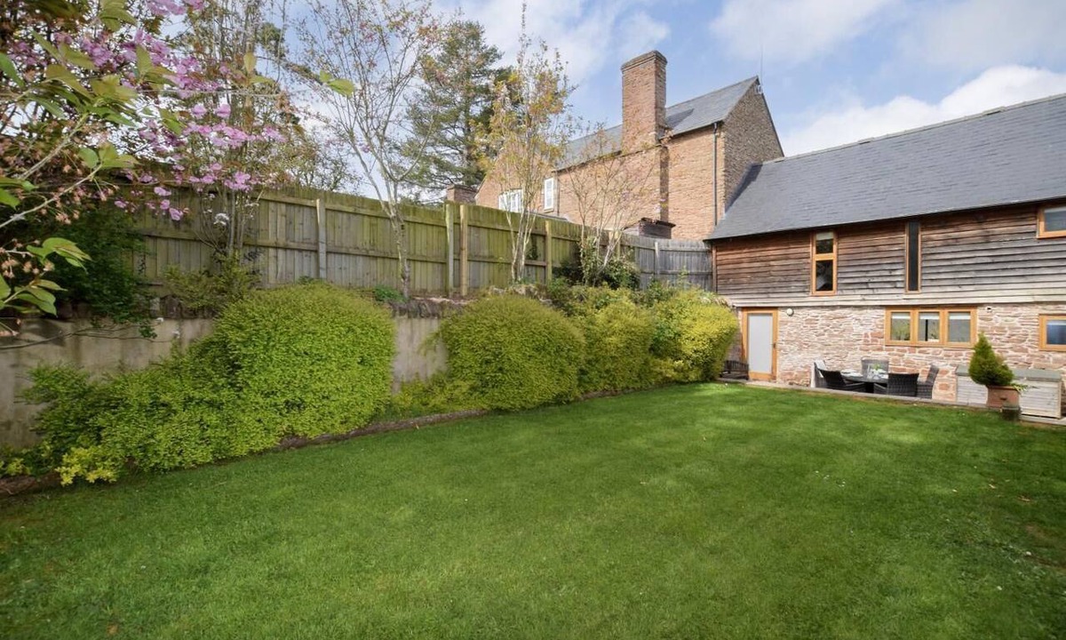 Little Cowarne Cottage | 3 Bed in Bromyard (oc-50507)