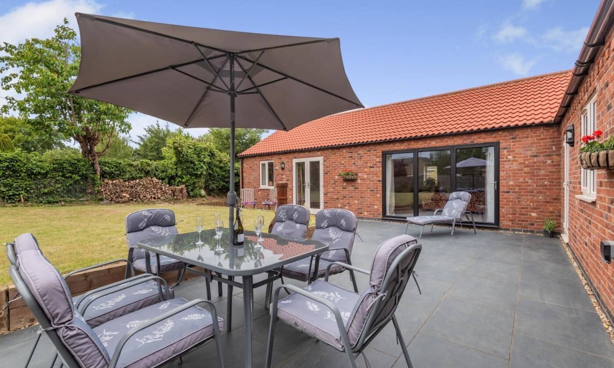 Digby House | 3 Bed in Digby (oc-d32237)
