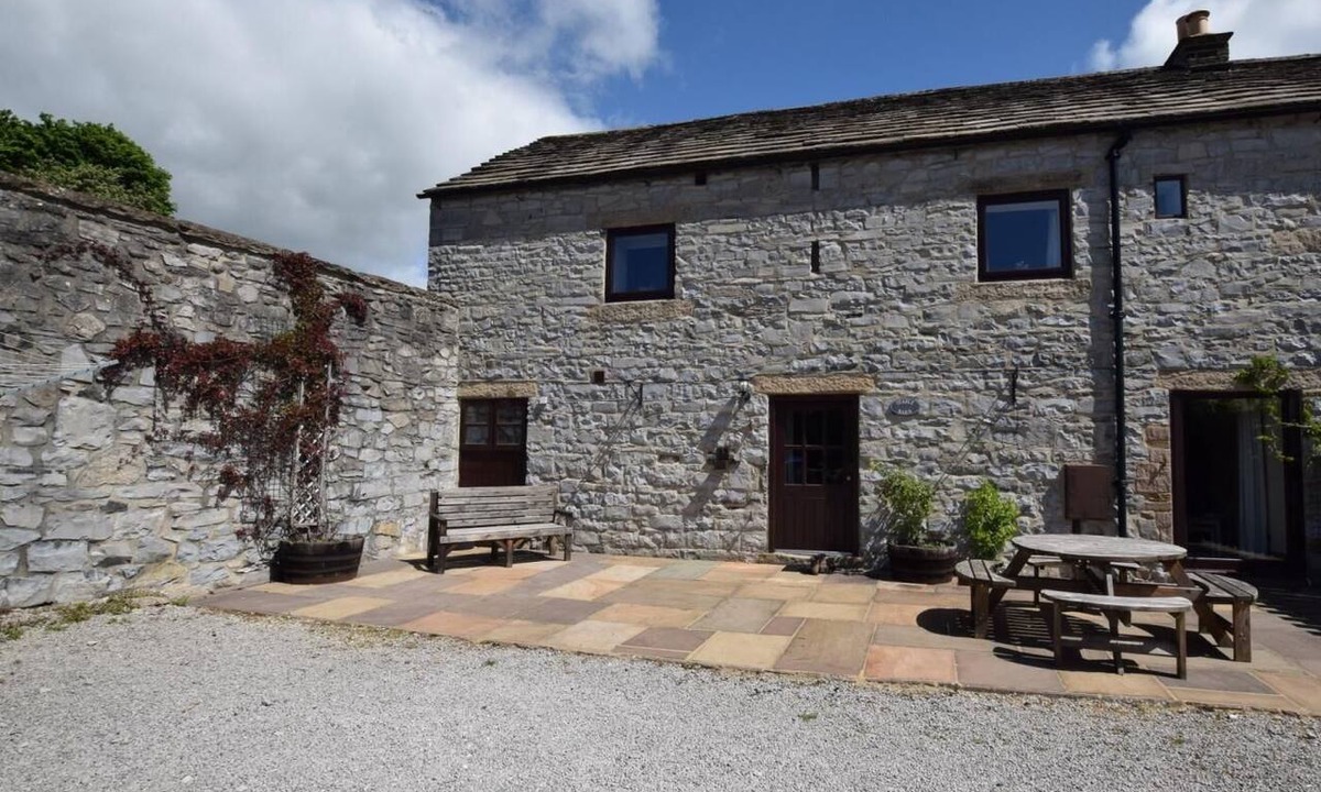 Ashford-in-the-Water Cottage | 3 Bed in Ashford In The Water (oc-pk501)