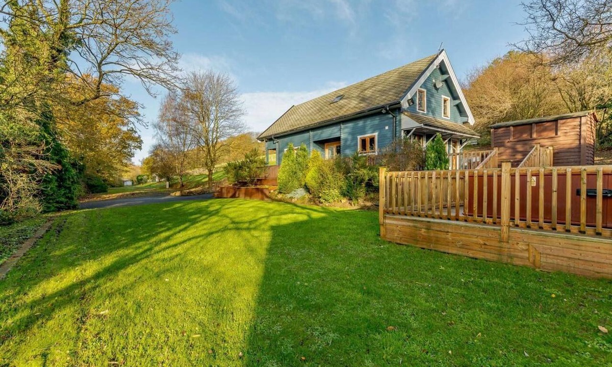 Carlton-in-Cleveland Ski Chalet | 3 Bed in Great Ayton (oc-90427)