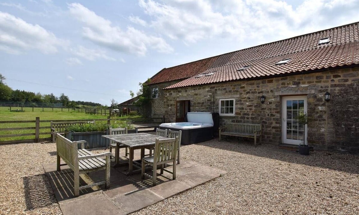 Easterside Cottage | 3 Bed in Kirkbymoorside (oc-g0001)