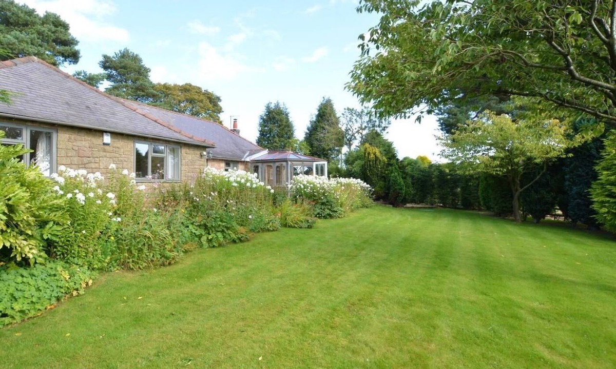 Holestone Moor Cottage | 3 Bed in Matlock (oc-57013)