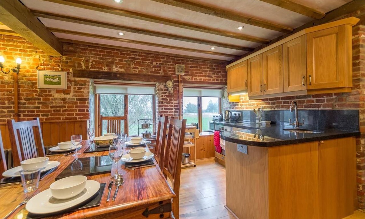 Fakenham Cottage | 3 Bed in Toftrees (oc-kt081)