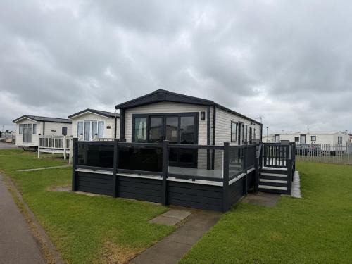 Skegness House | 3 Bed - Sleeps 8 - Family & Pet Friendly