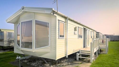 Ingoldmells House | 3 Bed-Sleeps 8-Free Parking-10 Min to Beach