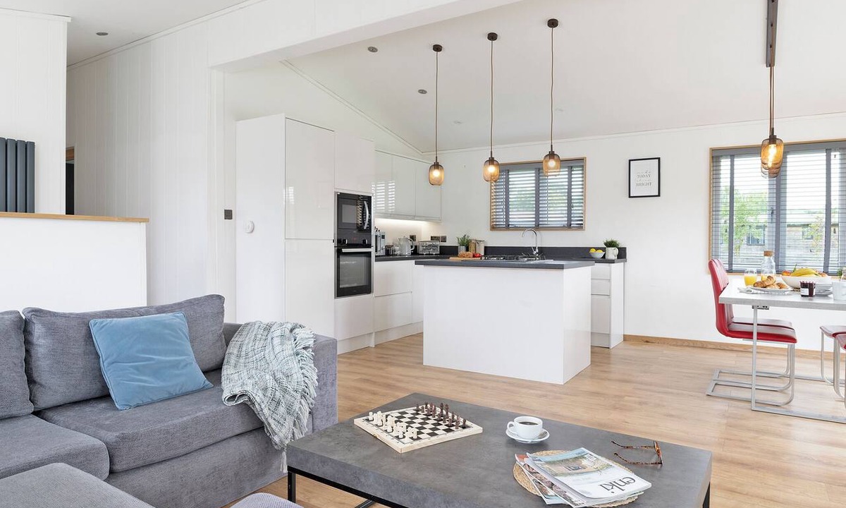 Greenham Ski Chalet | 3 bedroom accommodation in Newbury