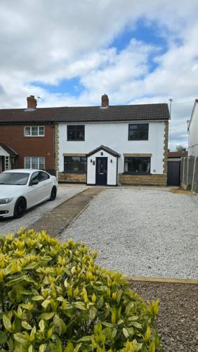 Fishlake Apartment | 3 Bedroom Home, Doncaster Contractor Stays, Family Stays, Close to M18 with Free Parking
