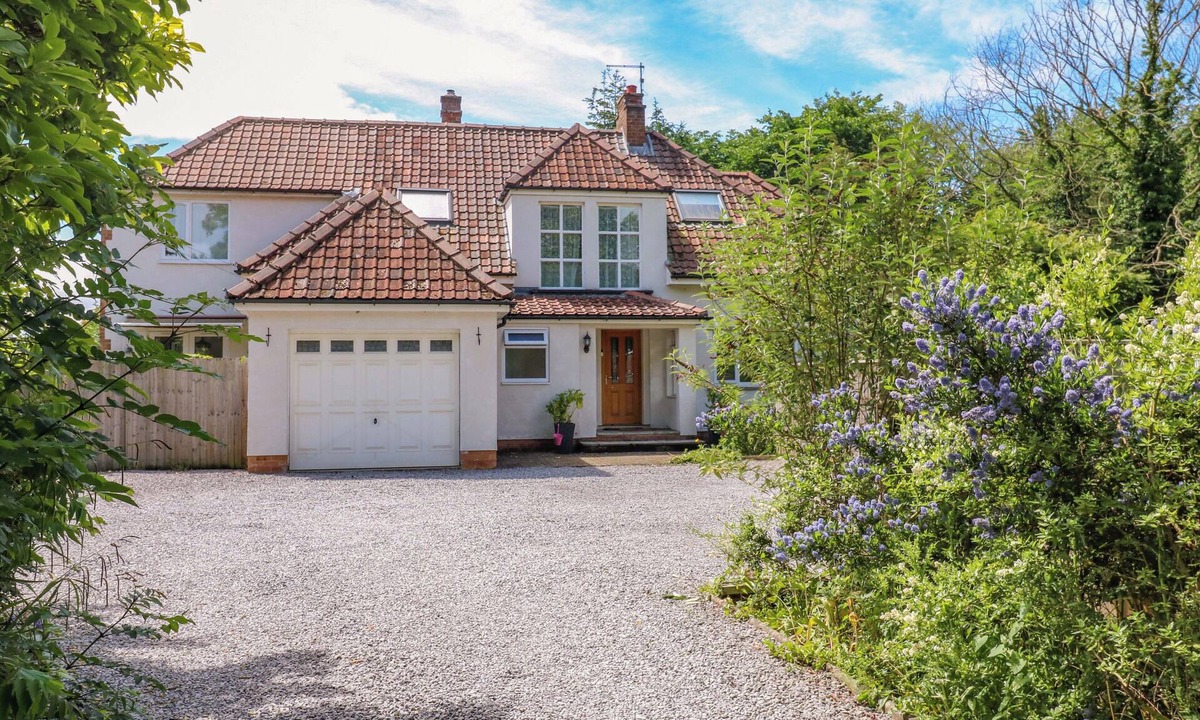 Darlington Cottage | 331 CONISCLIFFE ROAD, pet friendly, with a garden in Darlington