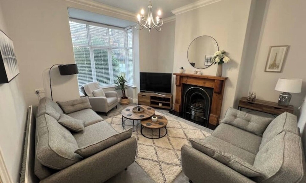 Ilkley House | 4 Bed End Terrace - Sleeps 7