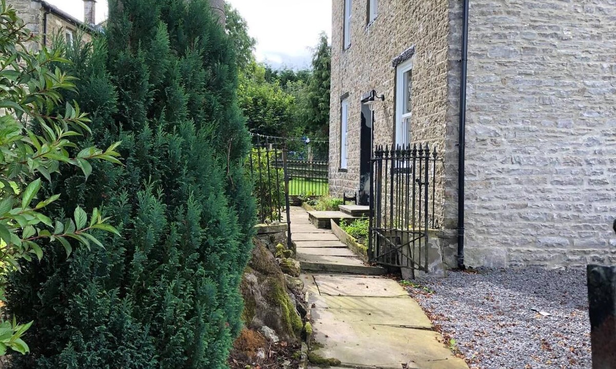 Gayle Cottage | 4 Bed in Gayle (oc-ds950)