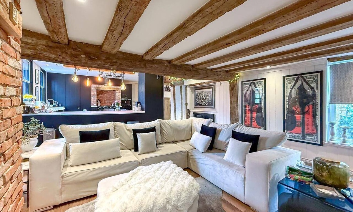 Lavenham Cottage | 4 Bed in Lavenham (oc-o34469)