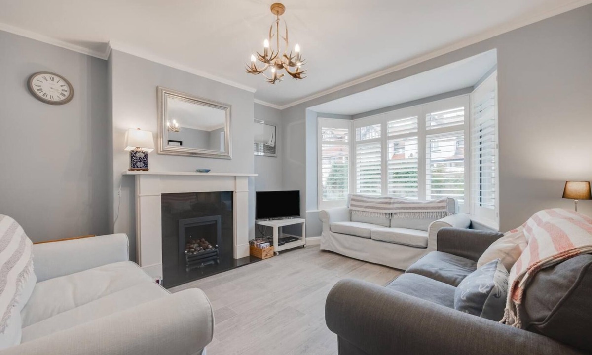 Sandsend Cottage | 4 Bed in Sandsend (oc-wa330)
