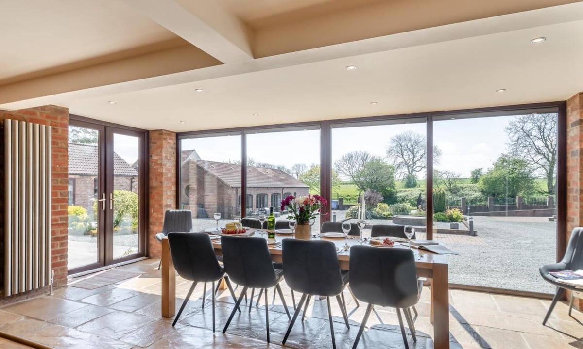 Thwing Cottage | 4 Bed in Thwing (oc-t29013)