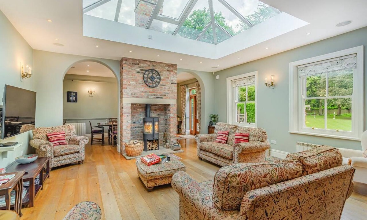 Storwood Cottage | 4 Bed in York (oc-55738)