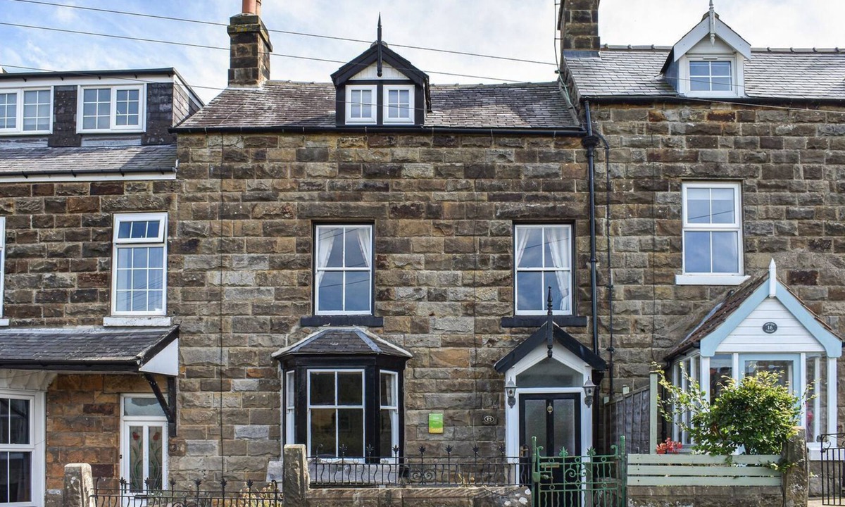 Glaisdale Cottage | 4 bedroom accommodation in Glaisdale