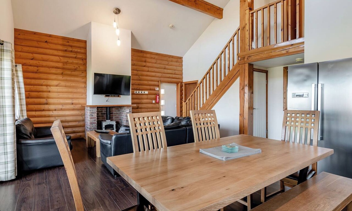 Hornsea Ski Chalet | 4 bedroom accommodation in Hornsea