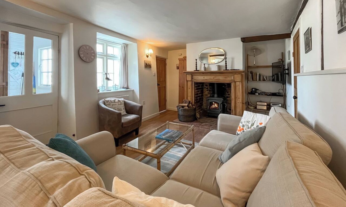 Cley next the Sea Cottage | 4 bedroom accommodation in Cley next the Sea, near Blakeney
