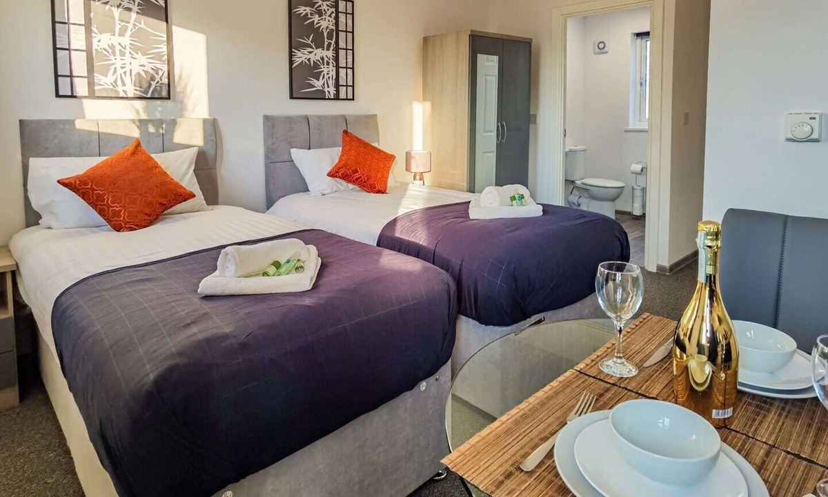 Newborough House | 4 Bedroom Contractor Accommodation | Chadburn