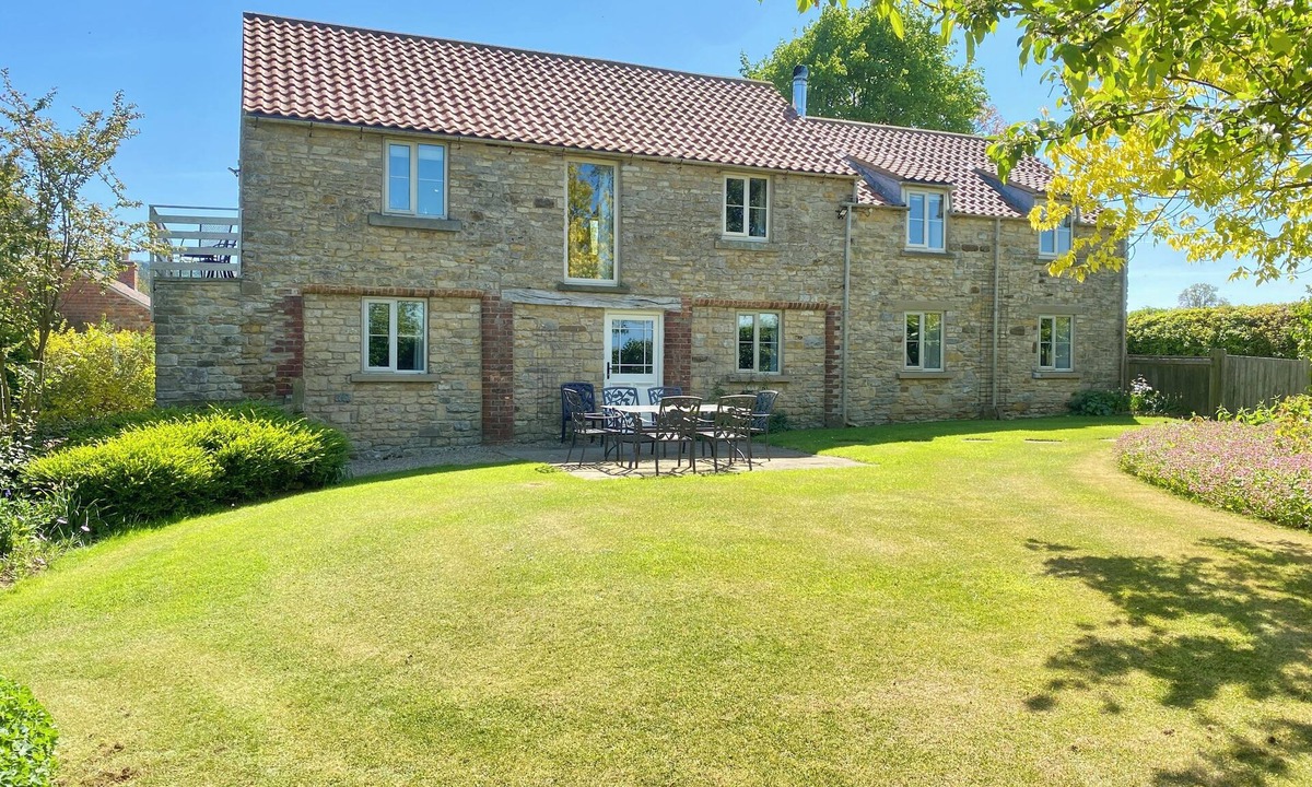 Burythorpe House | 4 Bedroom North Yorkshire Cottage, Burythorpe near Malton, Lovely Rural Views.