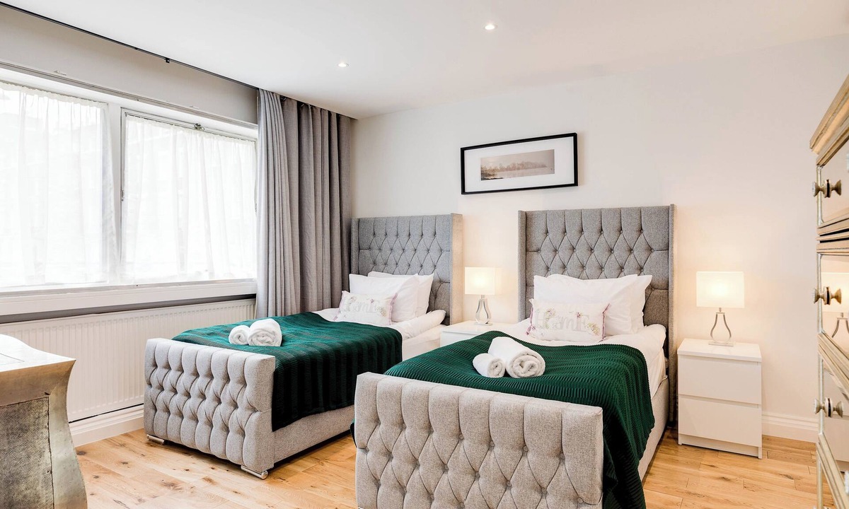 City of Westminster Cottage | 4 Bedroom Villa on Marble Arch