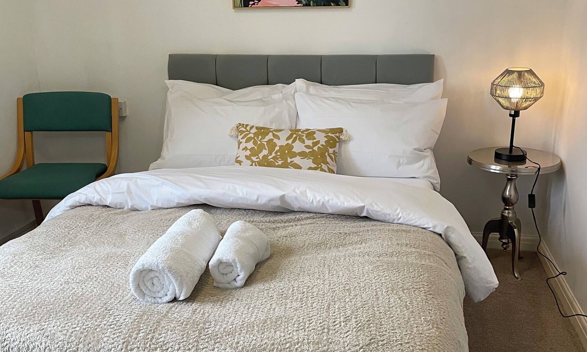 Lincoln House | 4 Roman House, Lincoln Central + Parking, walking distance to local attractions