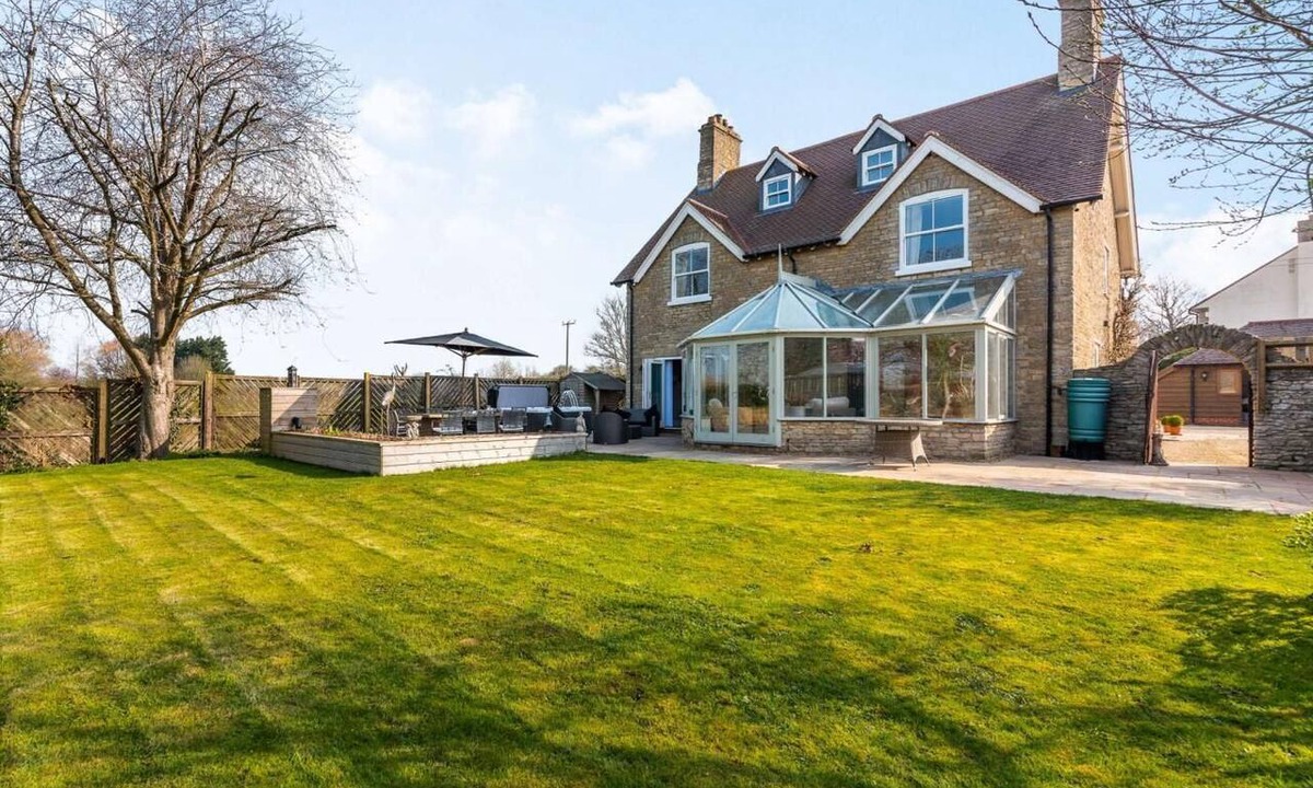 Wendlebury Cottage | 5 Bed in Bicester (oc-87367)