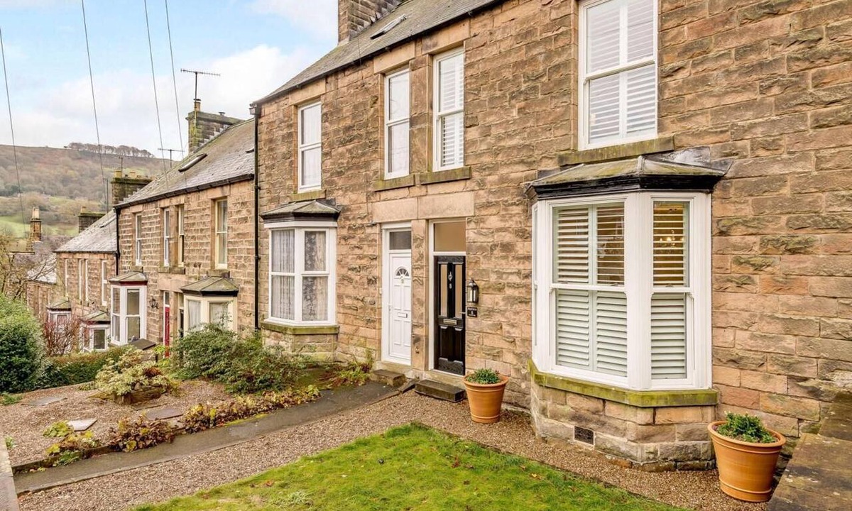 Matlock Bath Cottage | 5 Bed in Matlock Bath (oc-85188)