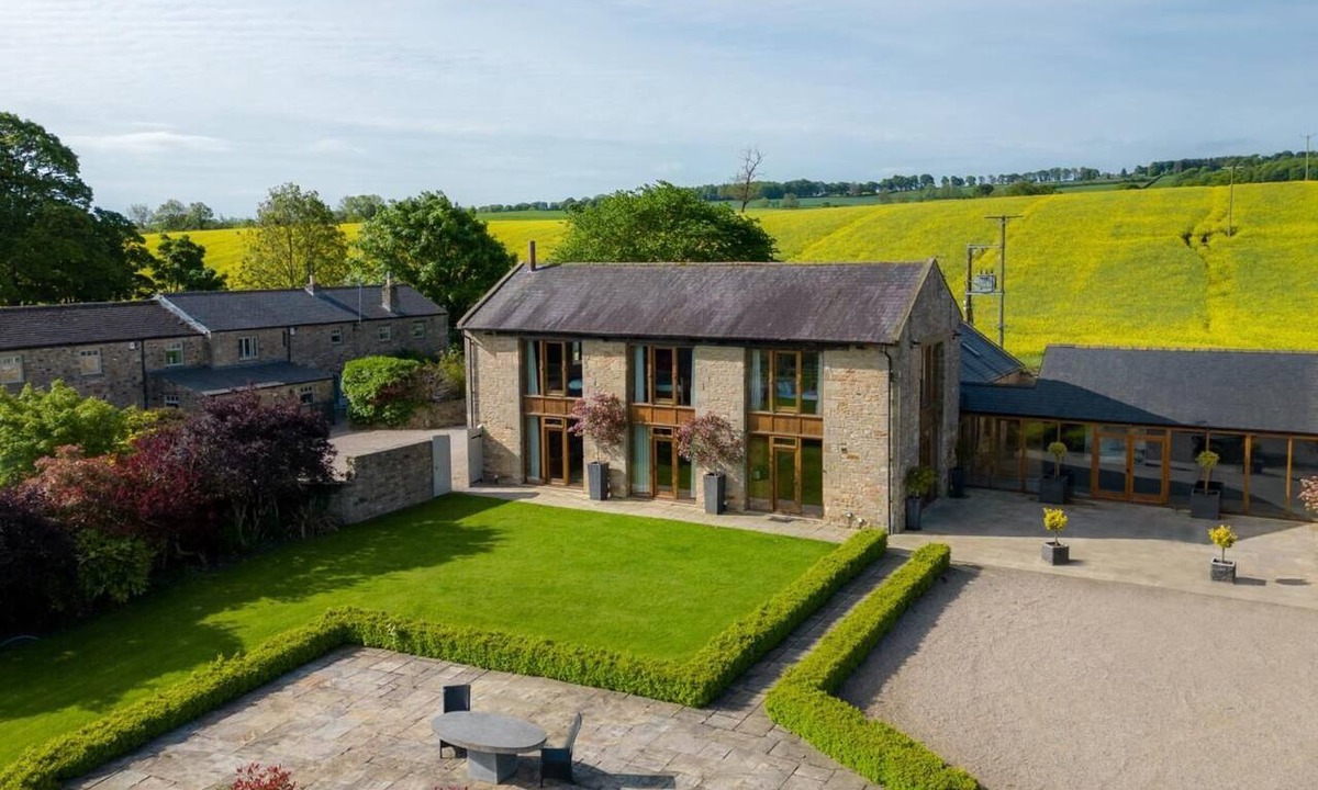 Richmond Cottage | 5 Bed in Richmond (oc-g0159)
