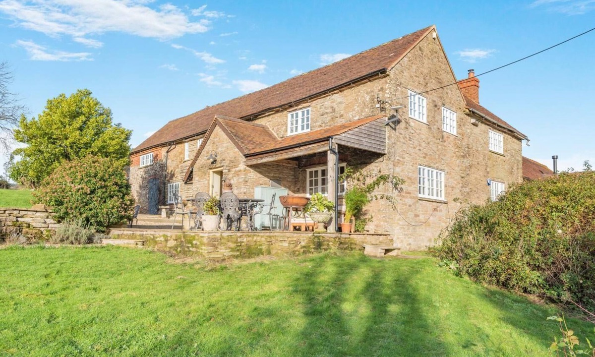 Angelbank Cottage | 5 Bed in Wheathill (oc-t30539)